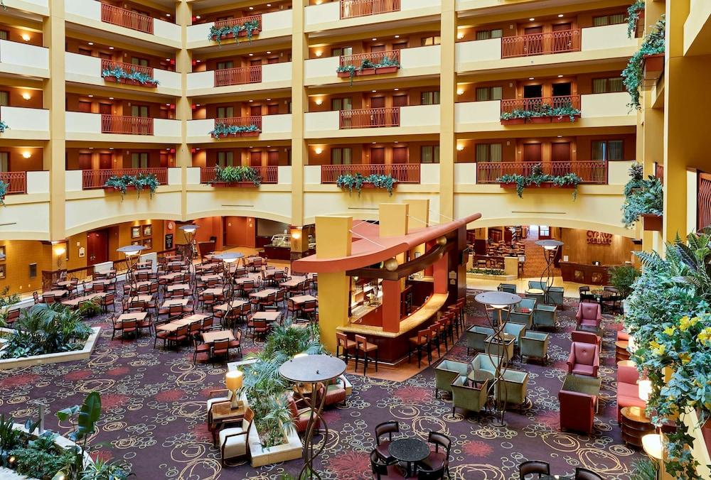 Embassy Suites By Hilton Hampton Convention Center Bagian luar foto