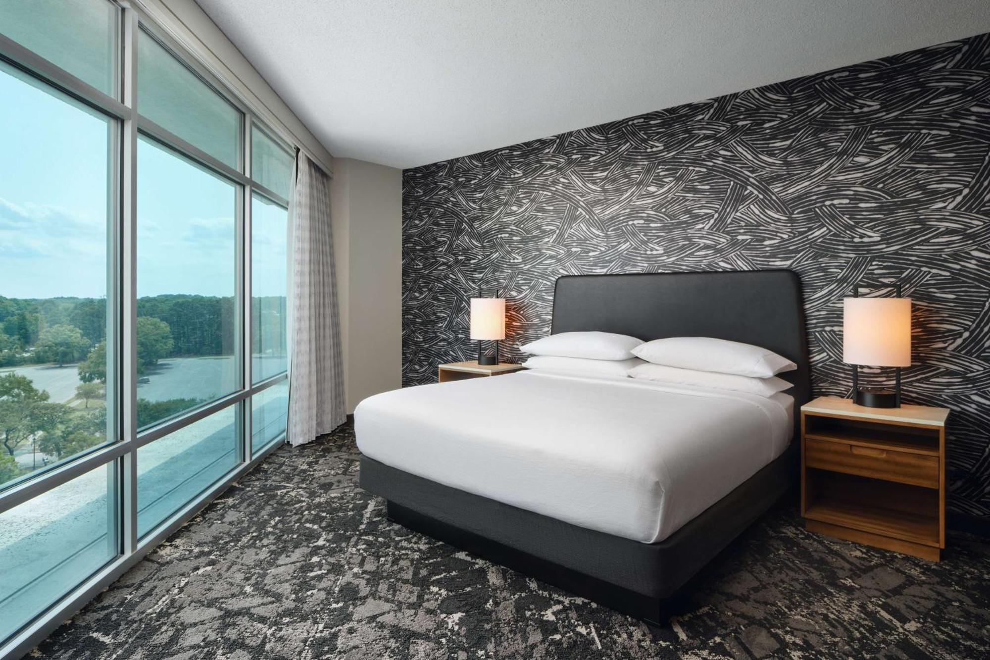 Embassy Suites By Hilton Hampton Convention Center Bagian luar foto